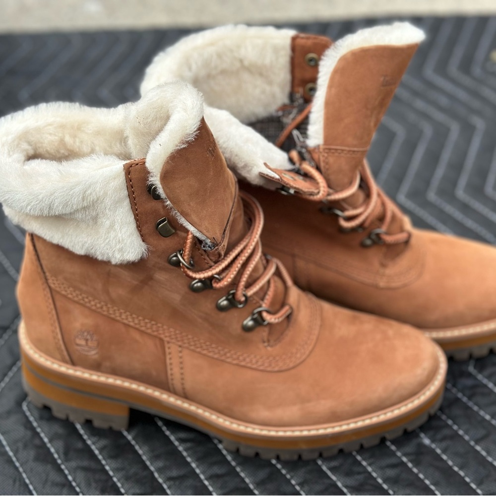 Women's Courmayeur Valley Boots - Timberland